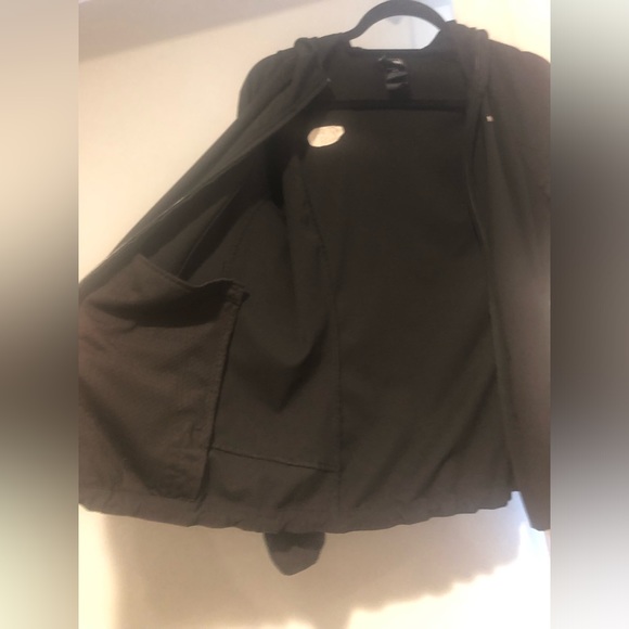 Womens soft shell black north face hooded jacket - Picture 5 of 5
